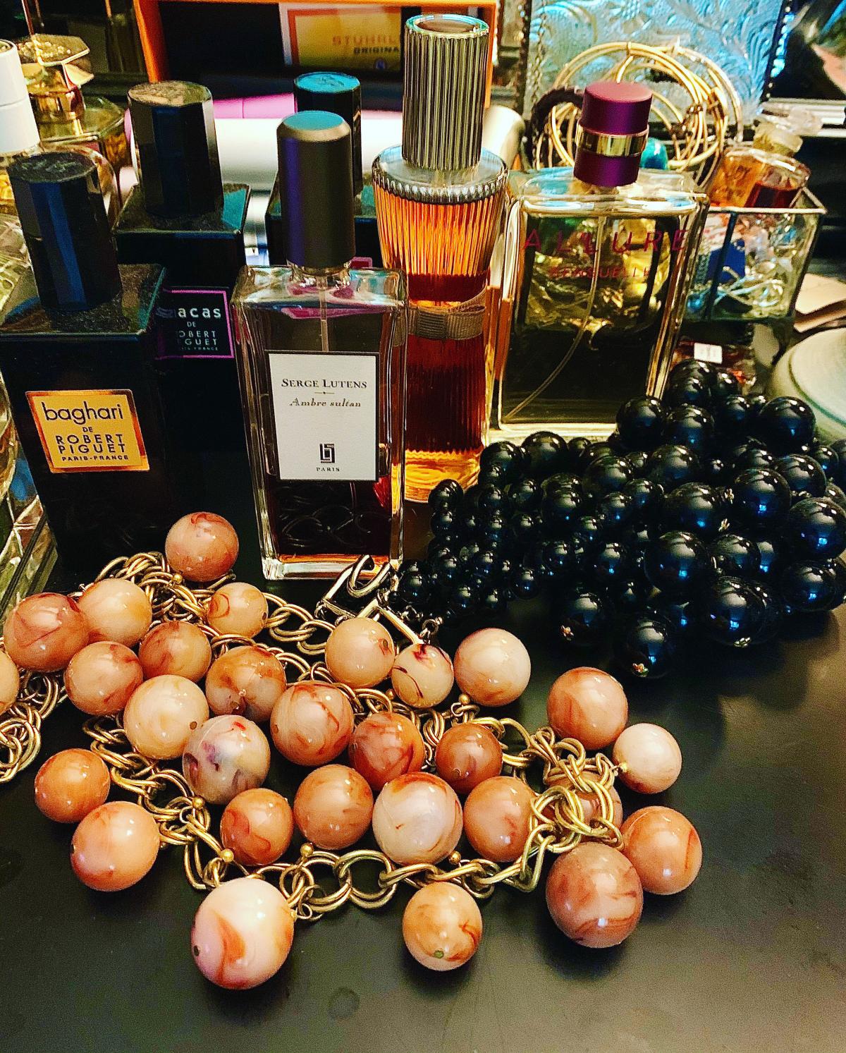 عطر ادکلن مادموازل پیگه رابرت پیگه - Mademoiselle Piguet Robert Piguet - بررسی، قیمت و خرید