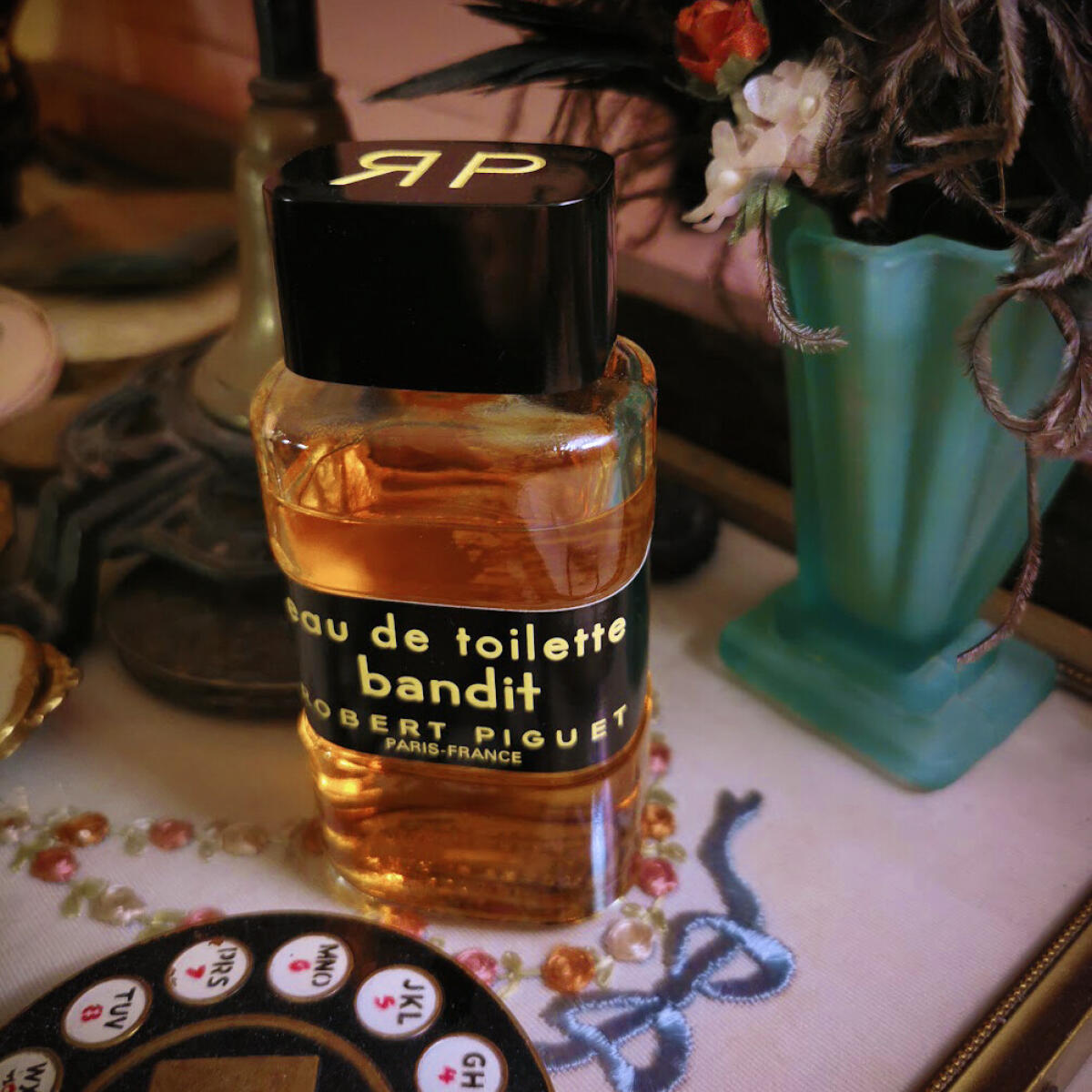 عطر ادکلن بندیت رابرت پیگه - Bandit Robert Piguet - بررسی، قیمت و خرید