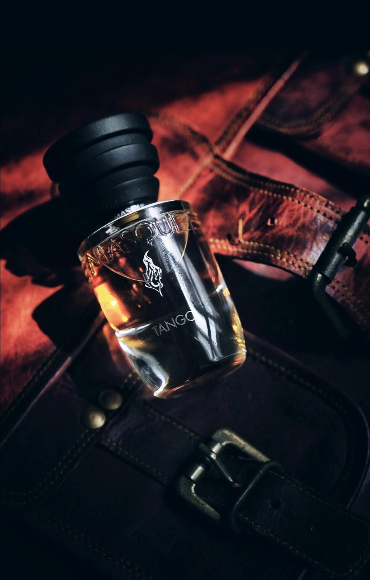 عطر ادکلن tæŋɡo ماسک میلانو - Tango Masque Milano - بررسی، قیمت و خرید