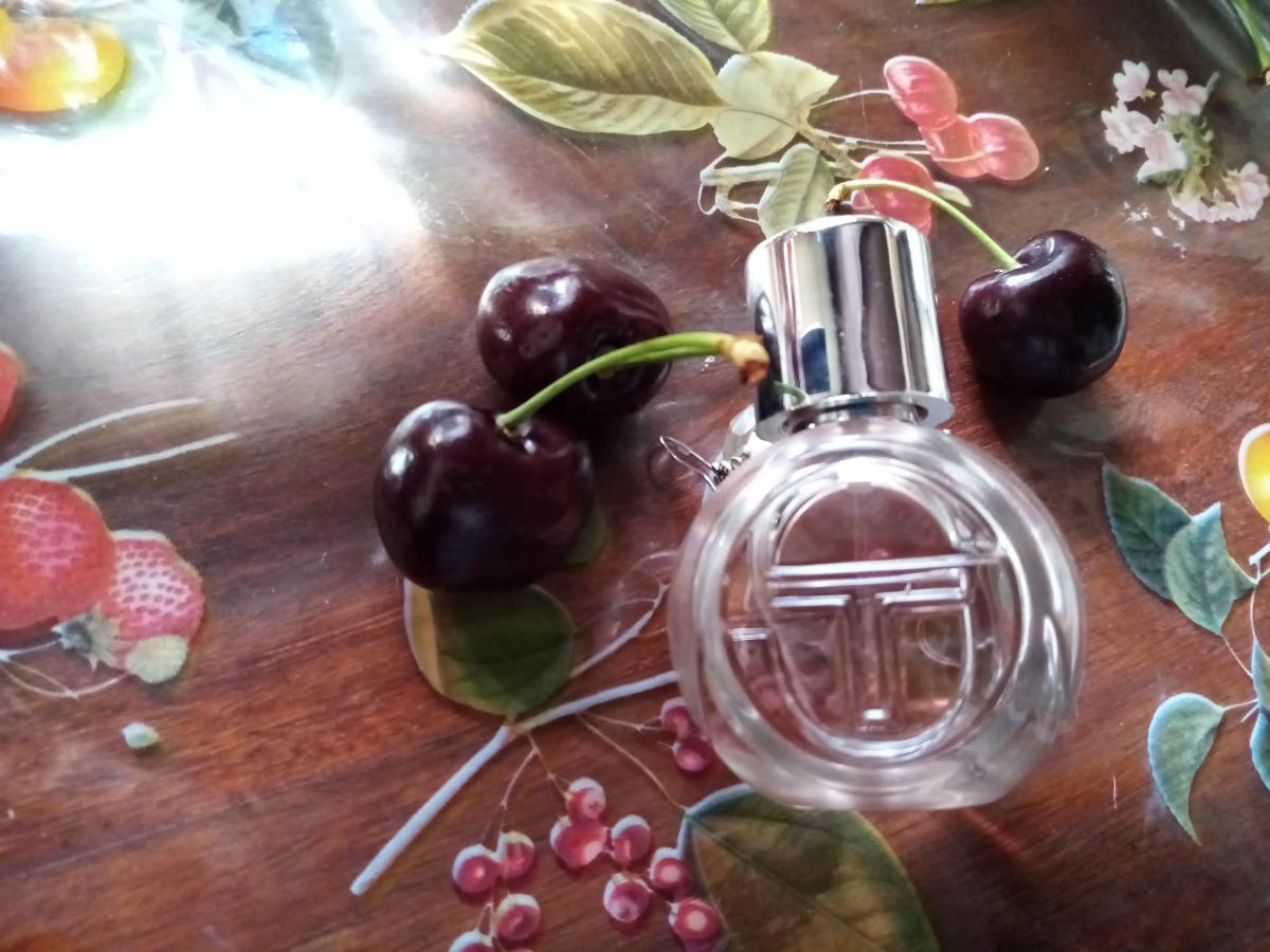 عطر ادکلن لا وُله سرجیو تاشینی - La Volée Sergio Tacchini - بررسی، قیمت و خرید