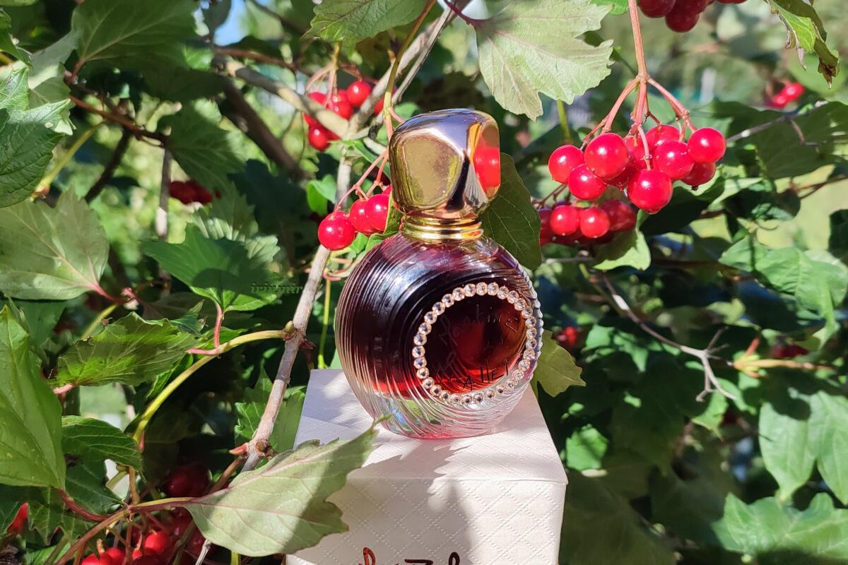 عطر ادکلن مان پارفوم کریستال مِمیکالف - Mon Parfum Cristal M. Micallef - بررسی، قیمت و خرید