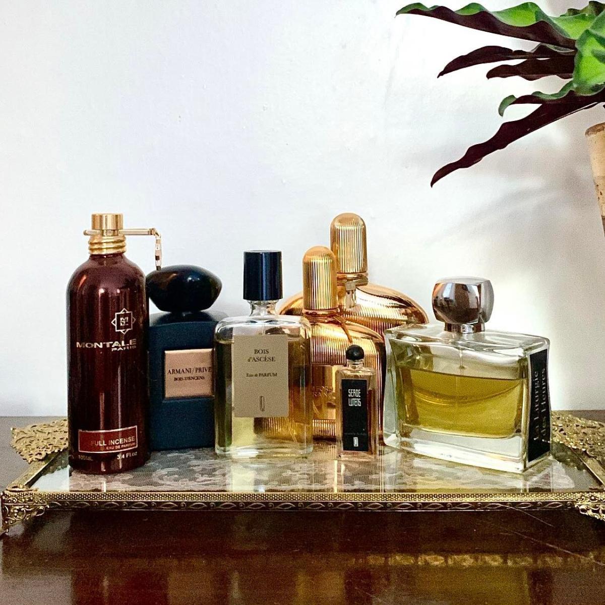 عطر ادکلن لا لیتورژی دس اور ژوووی پاریس - La Liturgie des Heures Jovoy Paris - بررسی، قیمت و خرید