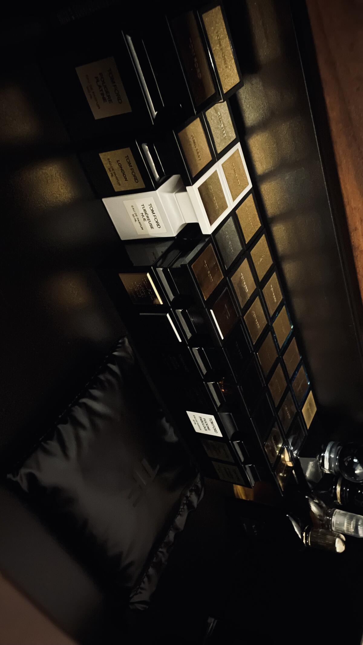 عطر ادکلن بلاک لاکر تام فورد - Black Lacquer Tom Ford - بررسی، قیمت و خرید