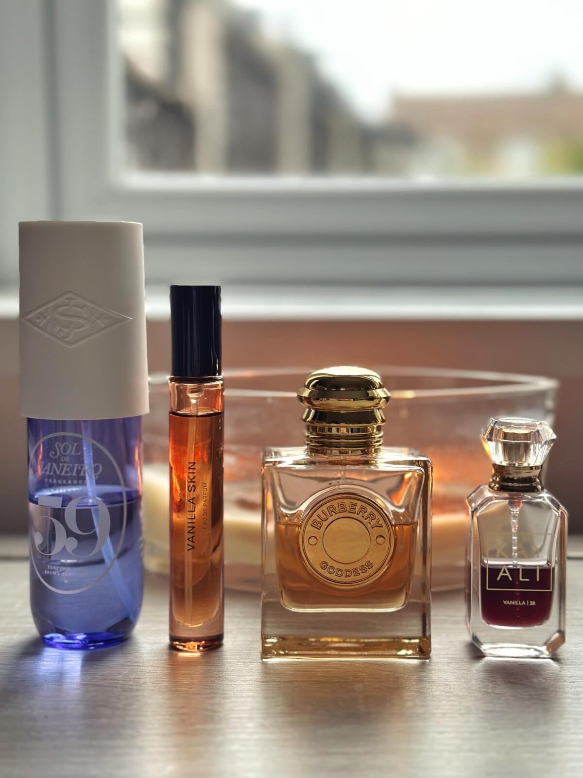 عطر ادکلن چیروسا فیفتی ناین سول د ژانیرو - Cheirosa '59 Sol de Janeiro - بررسی، قیمت و خرید
