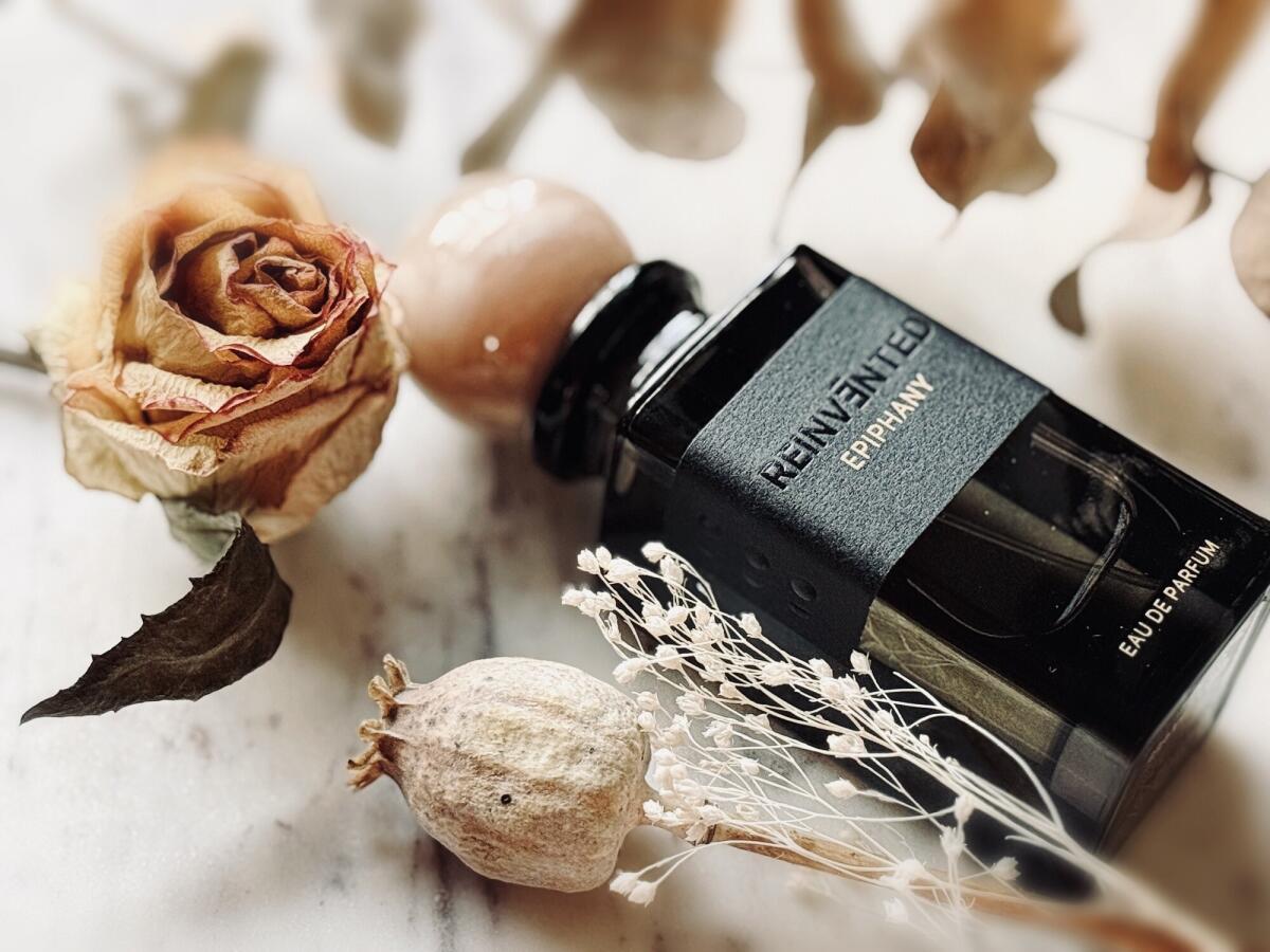 عطر ادکلن ایپیفنی رین‌ونتد - Epiphany Reinvented - بررسی، قیمت و خرید