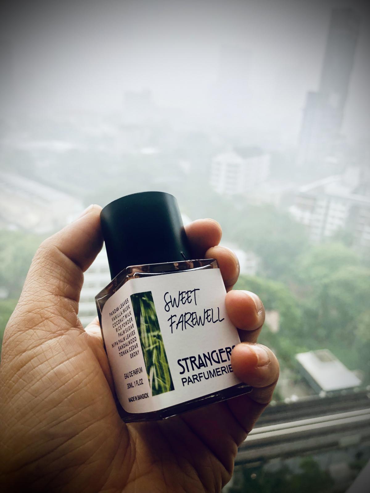 عطر ادکلن سوییت فِروِل استرنجرز پرفیومری - Sweet Farewell Strangers Parfumerie - بررسی، قیمت و خرید