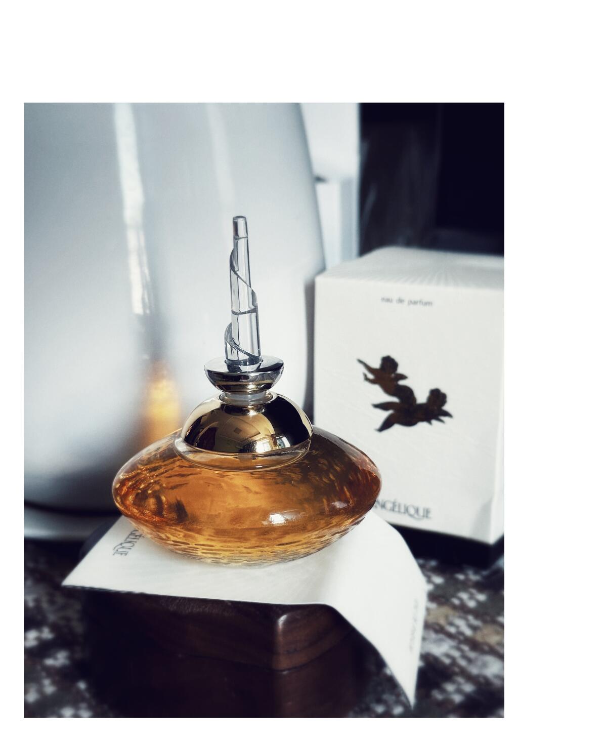 عطر ادکلن آنژلیک شیسیدو - Angelique Shiseido - بررسی، قیمت و خرید