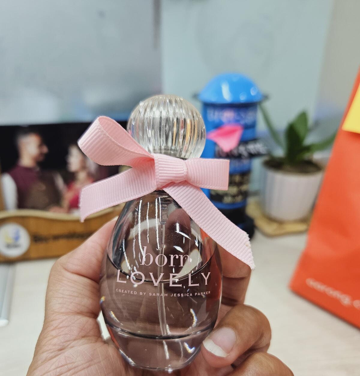 عطر ادکلن بورن لاولی سارا جسیکا پارکر - Born Lovely Sarah Jessica Parker - بررسی، قیمت و خرید
