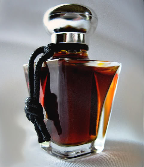 عطر ادکلن عود لاکر سویول - Oudh Lacquer Soivohle - بررسی، قیمت و خرید