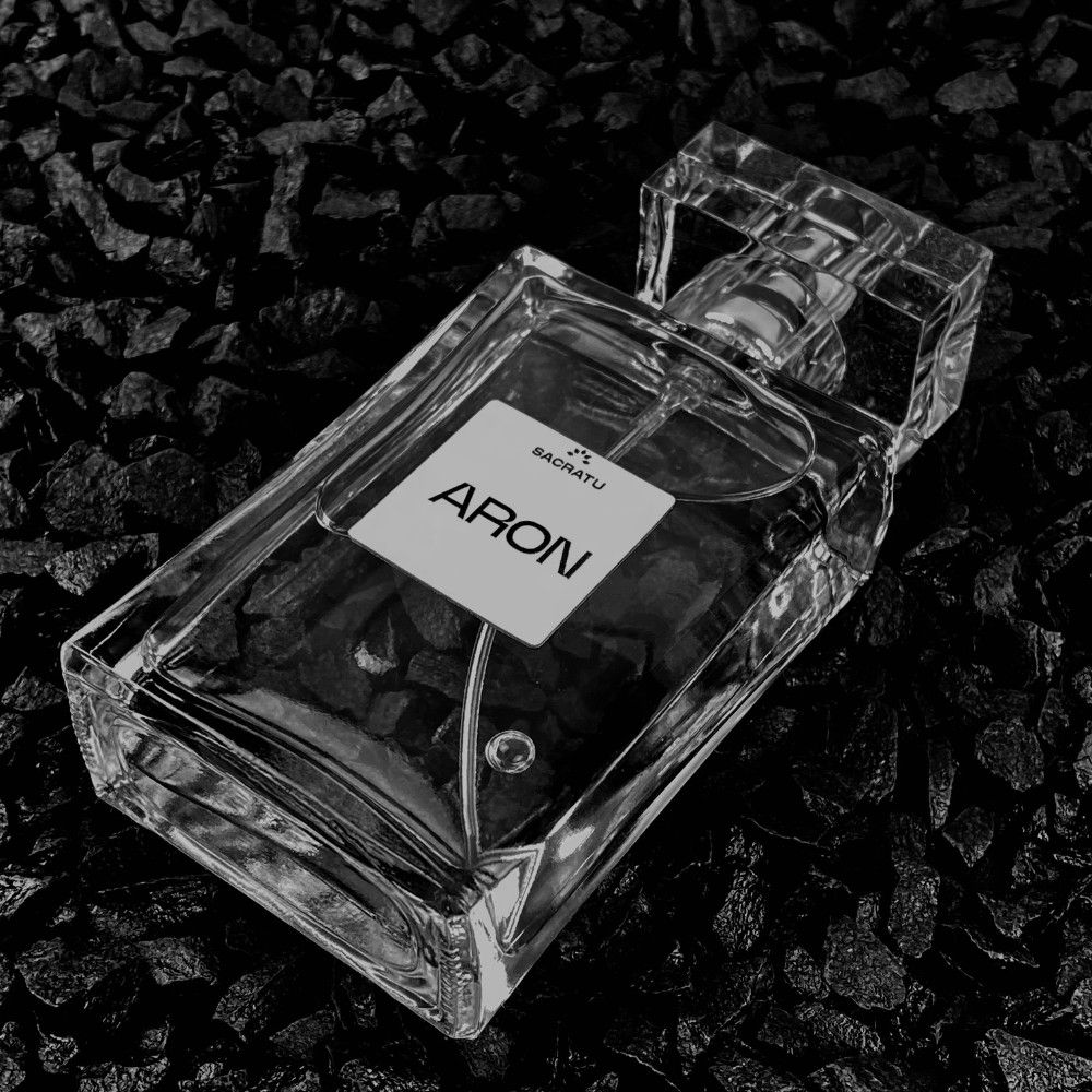 عطر ادکلن آرون سکراتو - Aron Sacratu - بررسی، قیمت و خرید