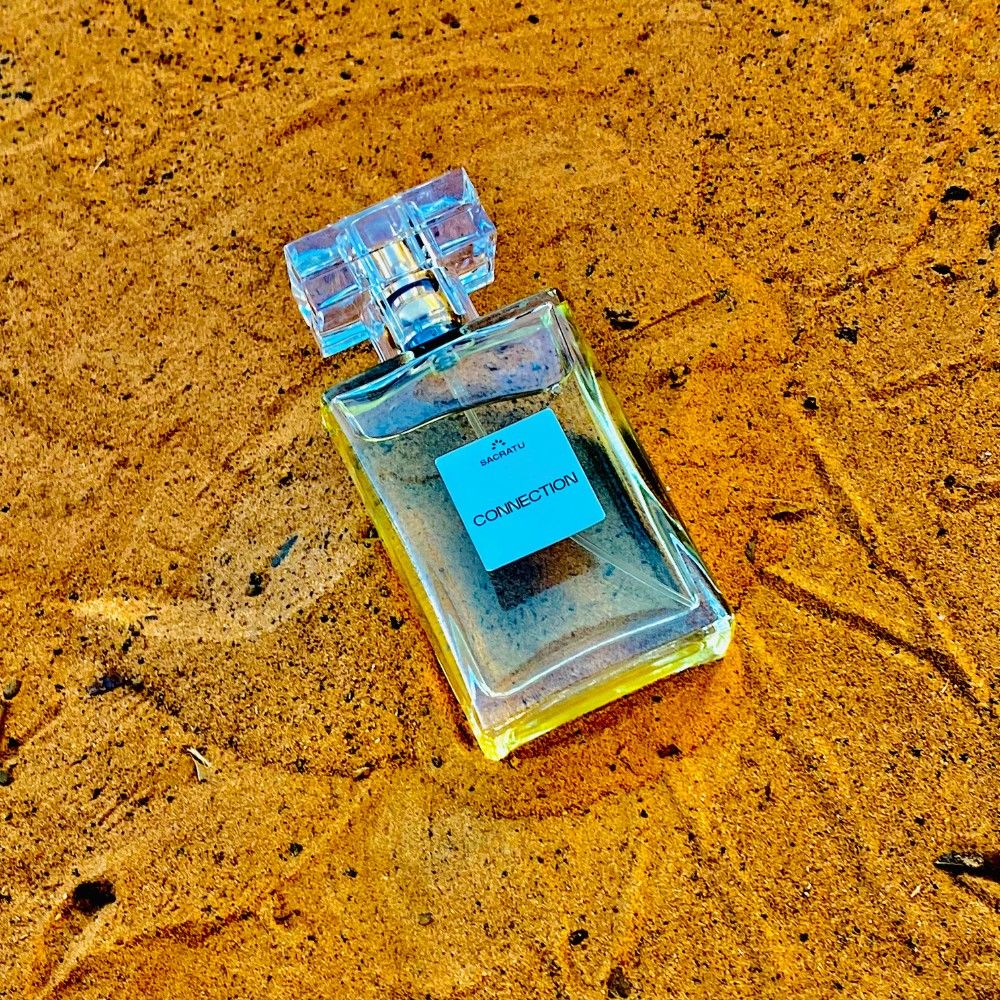 عطر ادکلن کانکشن سکراتو - Connection Sacratu - بررسی، قیمت و خرید