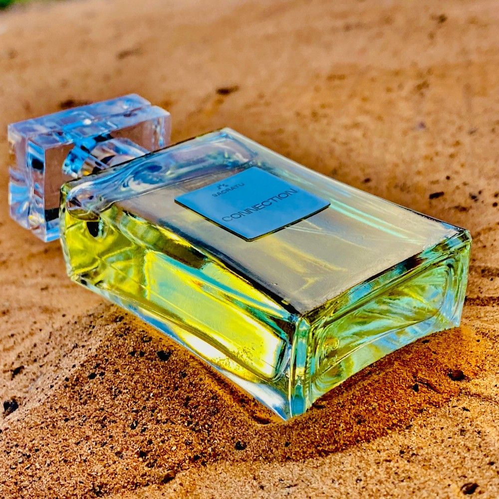 عطر ادکلن کانکشن سکراتو - Connection Sacratu - بررسی، قیمت و خرید