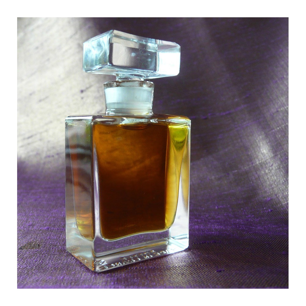عطر ادکلن آرورا راکسانا ایلومینیتد پرفیوم - Aurora Roxana Illuminated Perfume - بررسی، قیمت و خرید