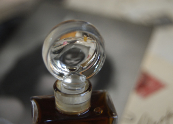 عطر ادکلن بوتانیکال پرفیوم دیووتد تو پیس، فرست ادیشن رکسانا ایلومینییتد پرفیوم - Botanical Perfume devoted to Peace, 1st edition Roxana Illuminated Perfume - بررسی، قیمت و خرید