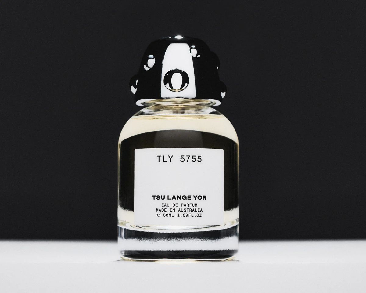 عطر ادکلن تی ال وای پنج هزار و هفتصد و پنجاه و پنج تسو لانگه یور - TLY 5755 TSU LANGE YOR - بررسی، قیمت و خرید