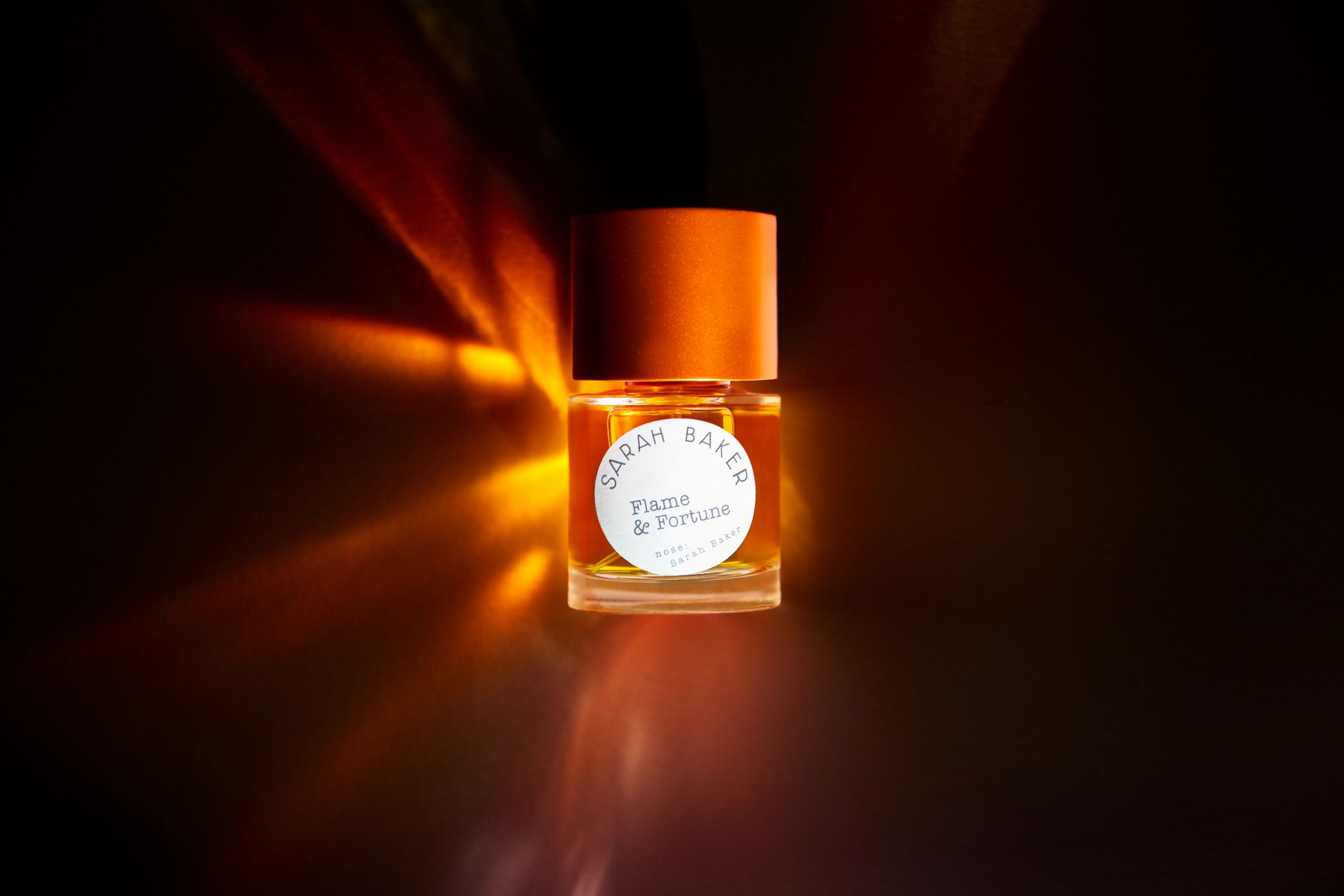 عطر ادکلن فلیم اند فورچون سارا بیکر پرفیومز - Flame & Fortune (2023) Sarah Baker Perfumes - بررسی، قیمت و خرید