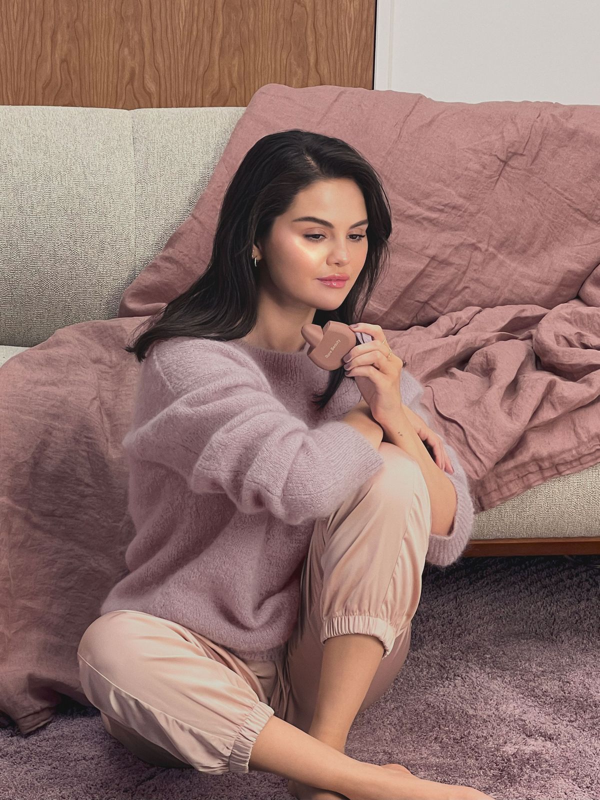 عطر ادکلن فایند کامفورت ریر بیوتی - Find Comfort Rare Beauty - بررسی، قیمت و خرید