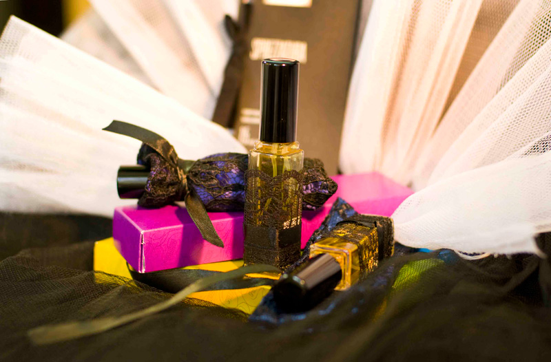 عطر ادکلن هفت سیصد و سی آموره سویسکراتو اسپرزاتورا - 730 Amore Sviscerato Sprezzatura - بررسی، قیمت و خرید