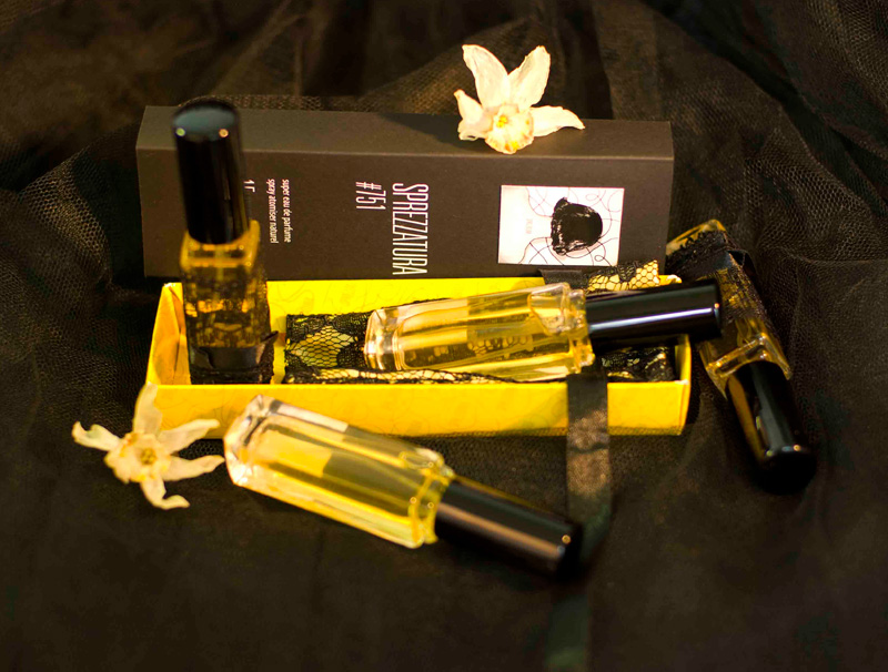 عطر ادکلن دولچه آمورتو هفت صفر هفت اسپرتزاتورا - 707 Dolce Amoretto Sprezzatura - بررسی، قیمت و خرید