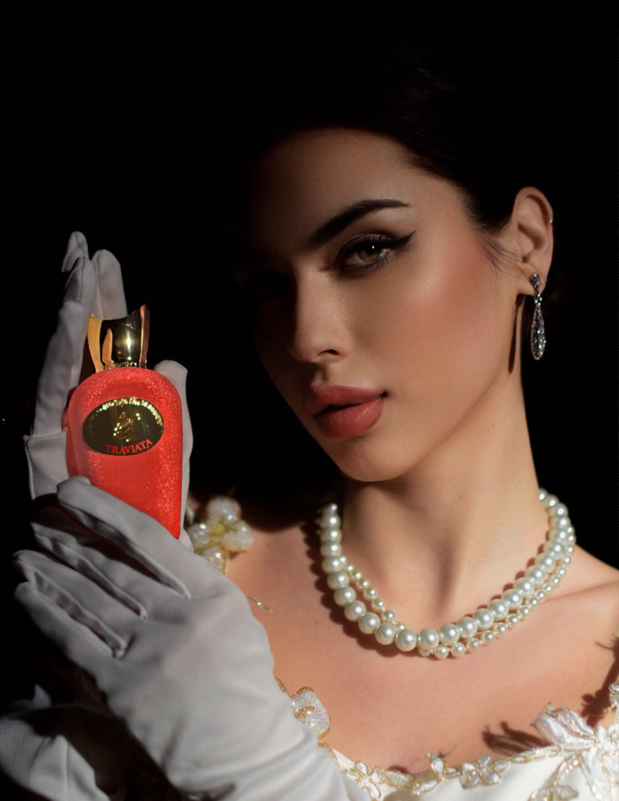 عطر ادکلن تراویاتا سوسپیرو پرفیومز - Traviata Sospiro Perfumes - بررسی، قیمت و خرید