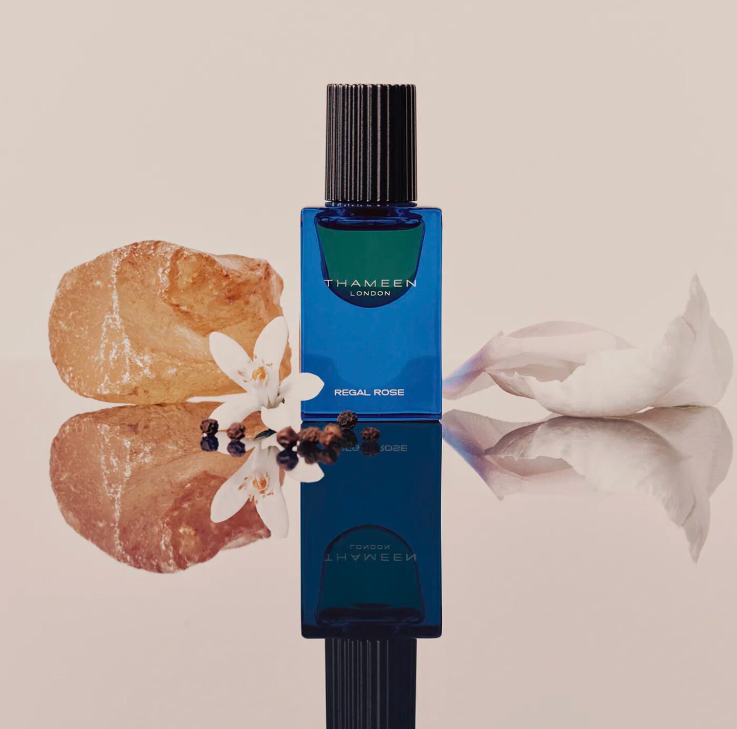 عطر ادکلن ریگال رز ثَمین - Regal Rose Thameen - بررسی، قیمت و خرید