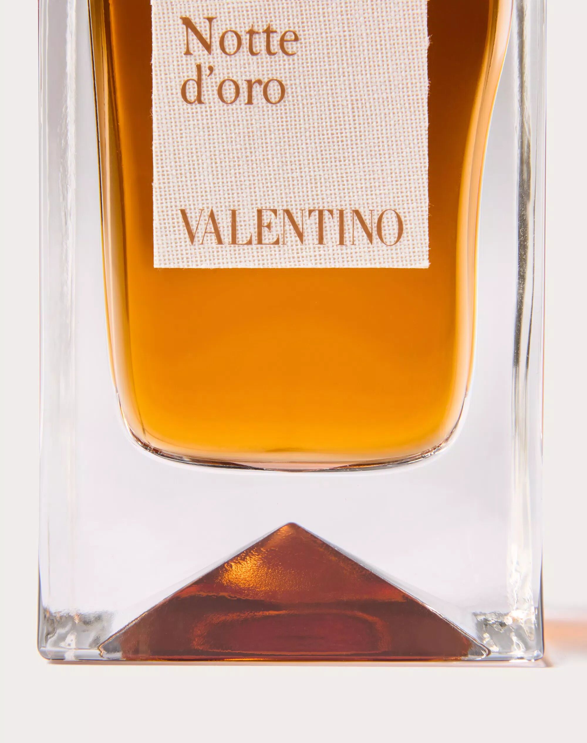 عطر ادکلن نوت دورو والنتینو - Notte d'Oro Valentino - بررسی، قیمت و خرید