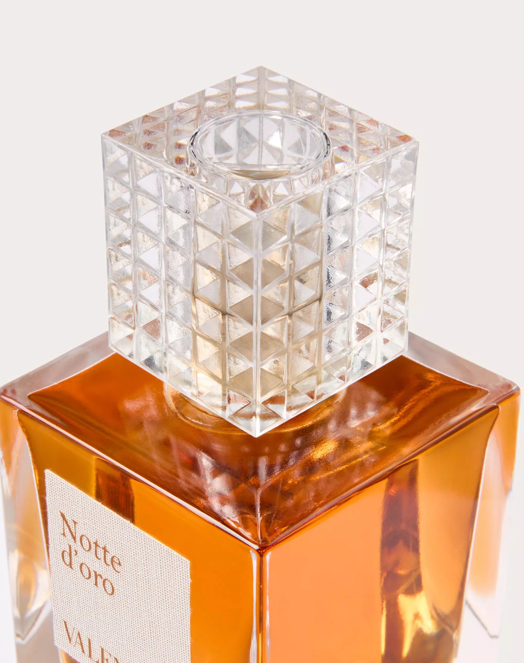 عطر ادکلن نوت دورو والنتینو - Notte d'Oro Valentino - بررسی، قیمت و خرید