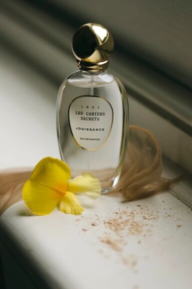 عطر ادکلن لِ کایِه سِکغِ ژویسانس - Les Cahiers Secrets Jouissance - بررسی، قیمت و خرید