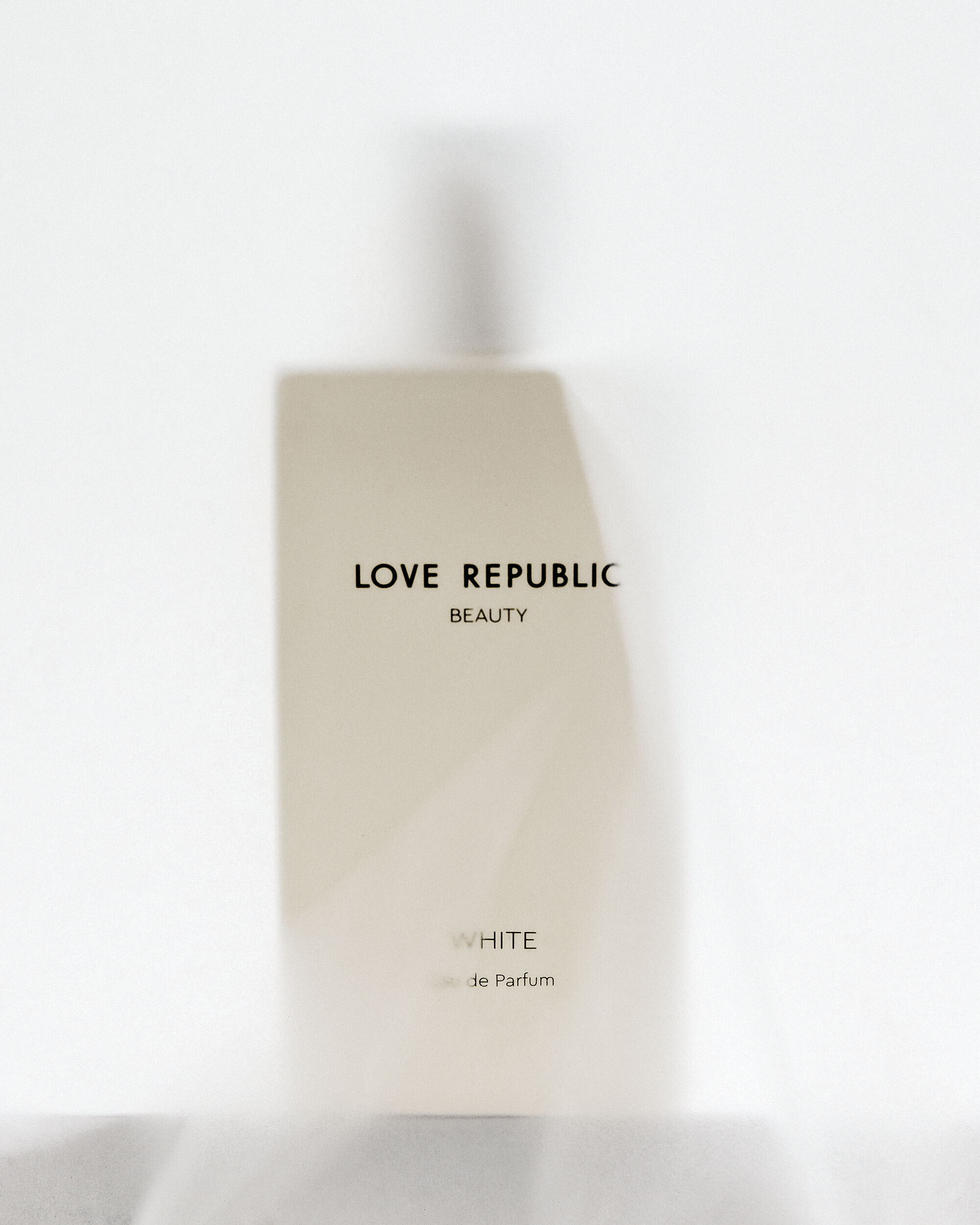 عطر ادکلن وایت لاو رپابلیک - White Love Republic - بررسی، قیمت و خرید