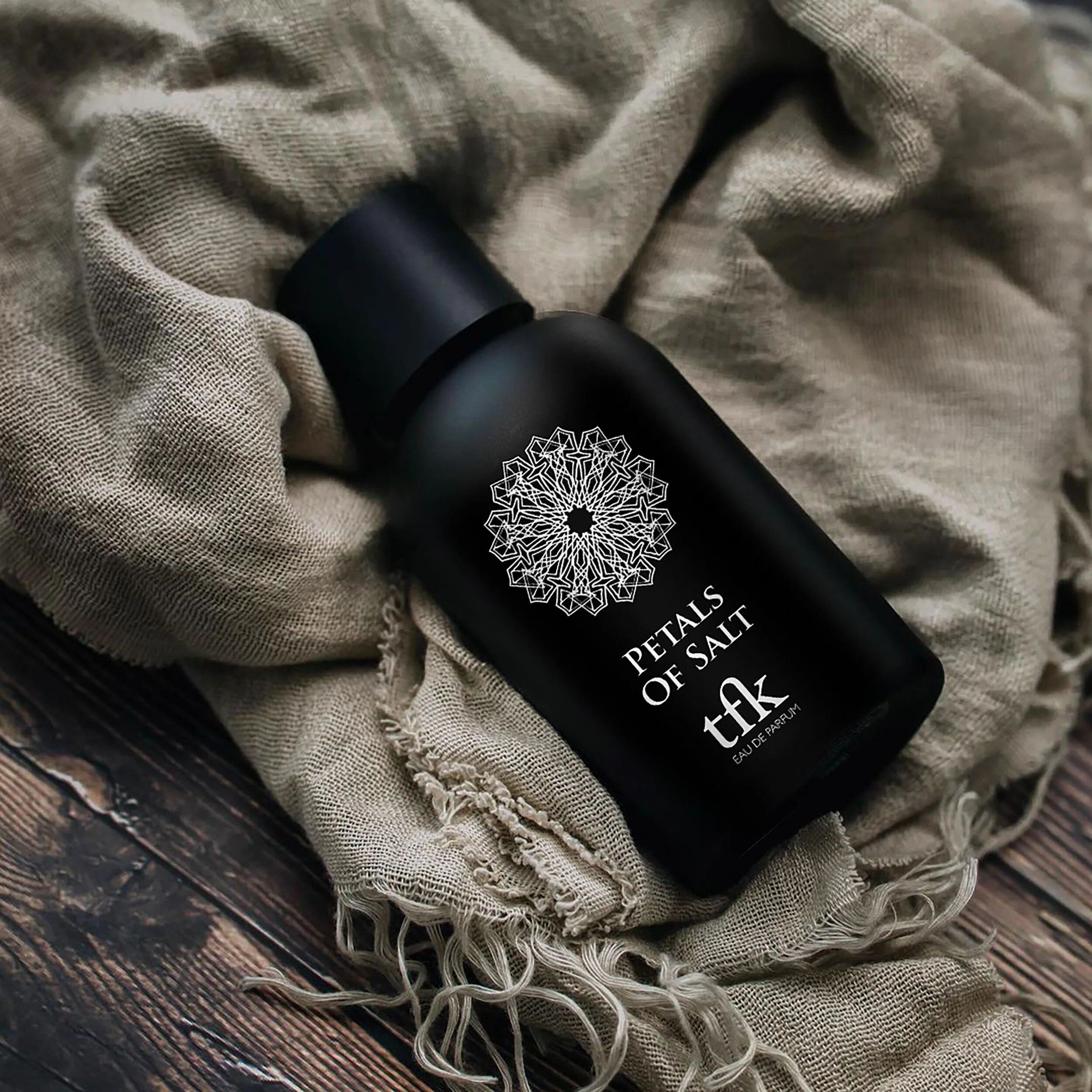 عطر ادکلن پتالز آو سالت د فرگرنس کیچن - Petals of Salt The Fragrance Kitchen - بررسی، قیمت و خرید