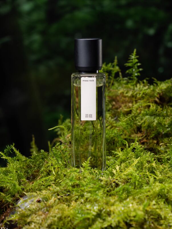 عطر ادکلن ماس راک اوتوری - Moss Rock 苔庭 Uttori 五朵里 - بررسی، قیمت و خرید