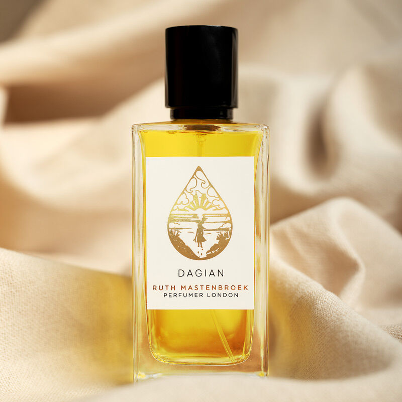 عطر ادکلن داگیان روت مَستِنبروک - Dagian Ruth Mastenbroek - بررسی، قیمت و خرید