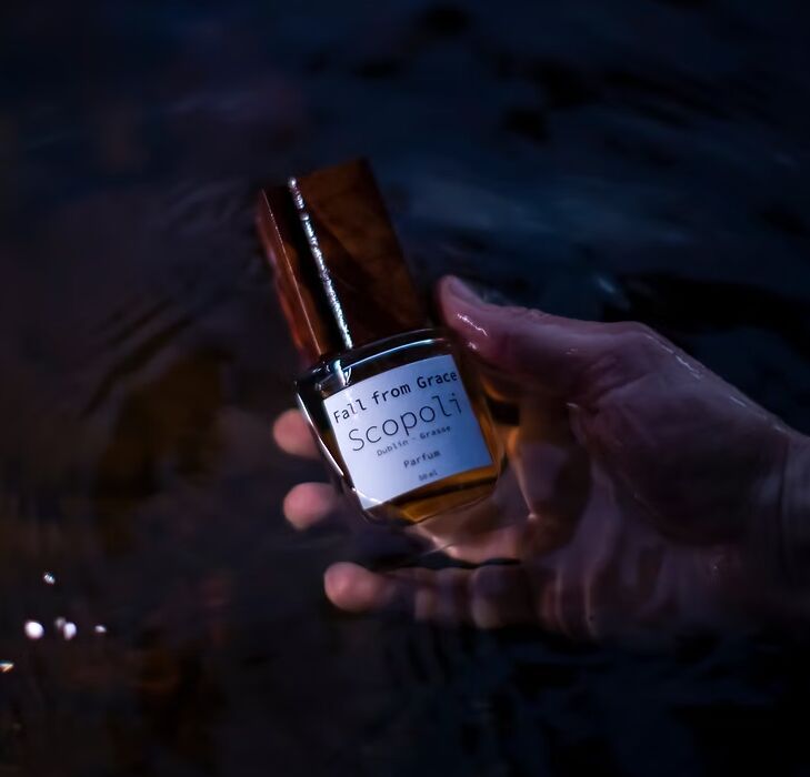عطر ادکلن فال فرام گریس اسکوپولی - Fall From Grace Scopoli - بررسی، قیمت و خرید