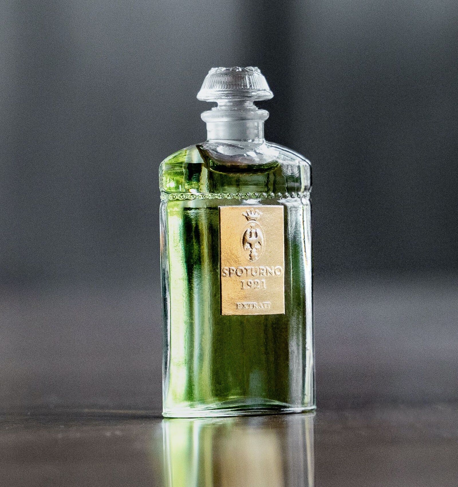 عطر ادکلن اسپوتورنو ۱۹۲۱ له وویاژر اسپوتورنو - Spoturno 1921 Le Voyageur Spoturno - بررسی، قیمت و خرید