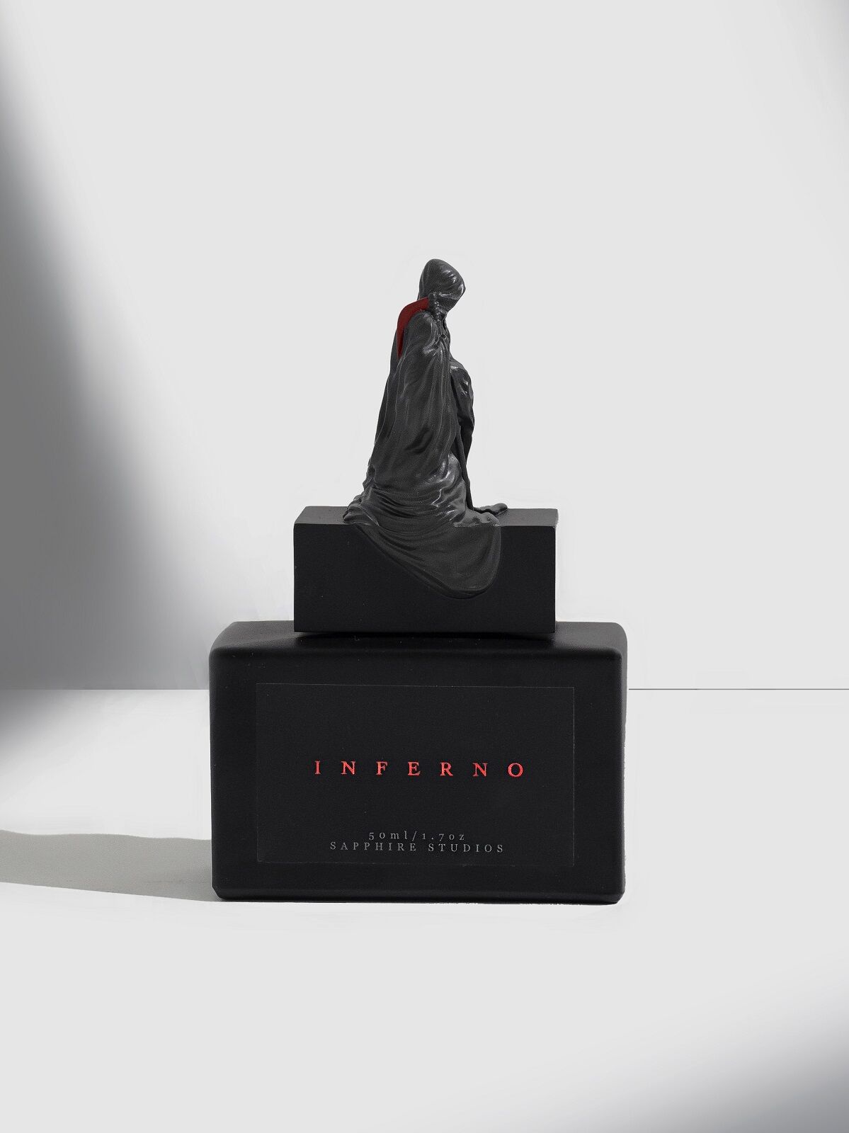عطر ادکلن اینفرنو سفایر استودیوز - Inferno Sapphire Studios - بررسی، قیمت و خرید
