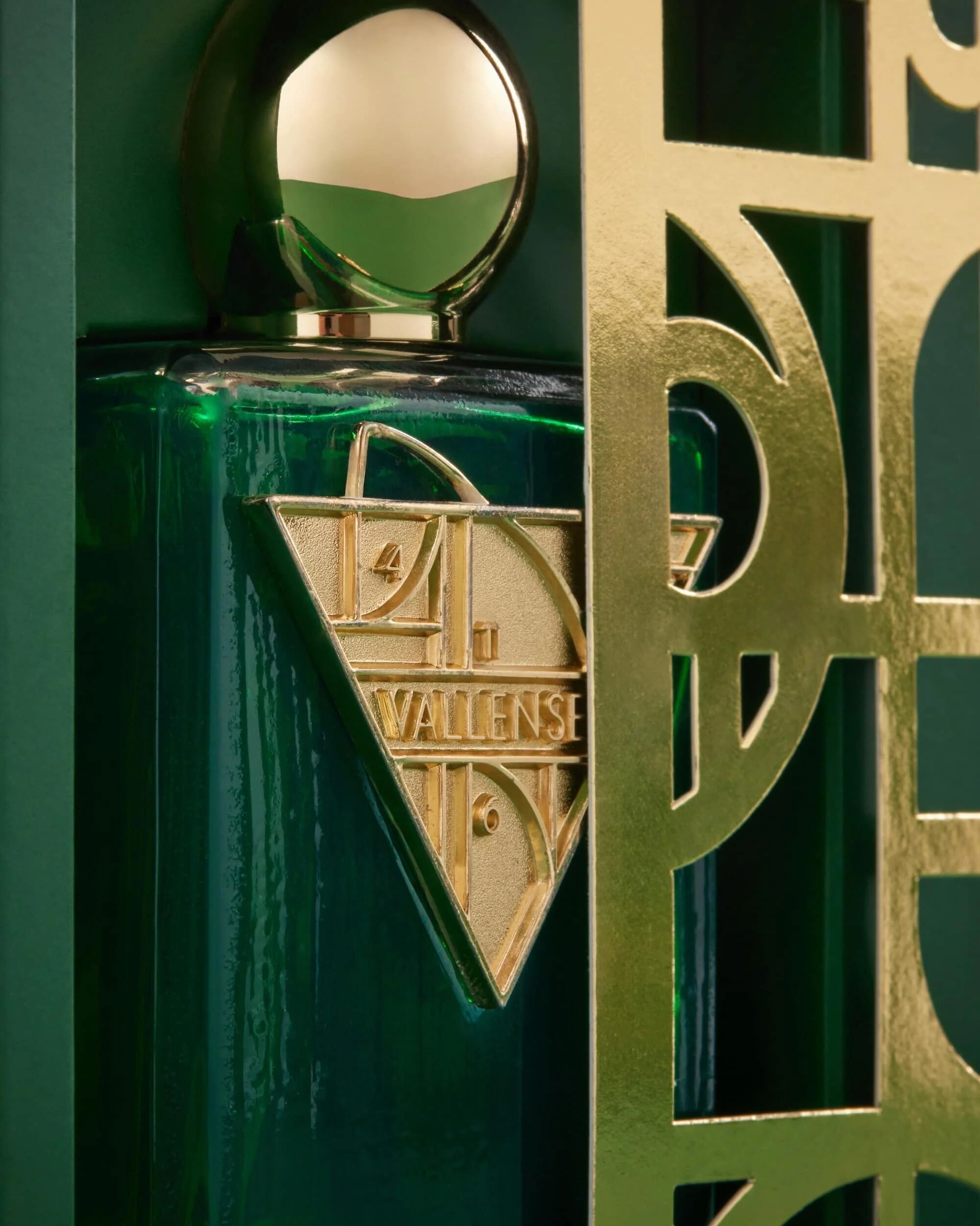 عطر ادکلن اسپریت والنسه - Spirit Vallense - بررسی، قیمت و خرید