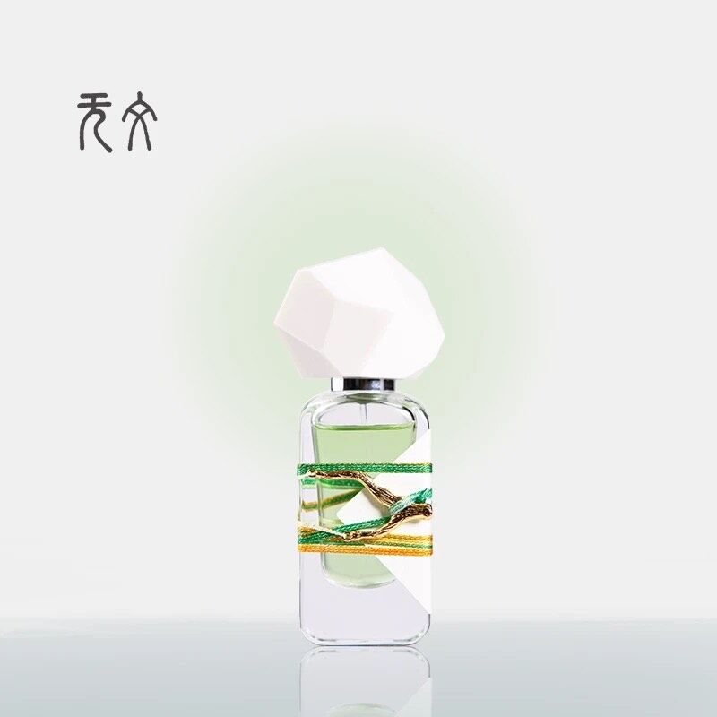 عطر ادکلن پئونی کرسنتیموم وون - Peony Chrysanthemum 延龄客 Wuwen 无文 - بررسی، قیمت و خرید