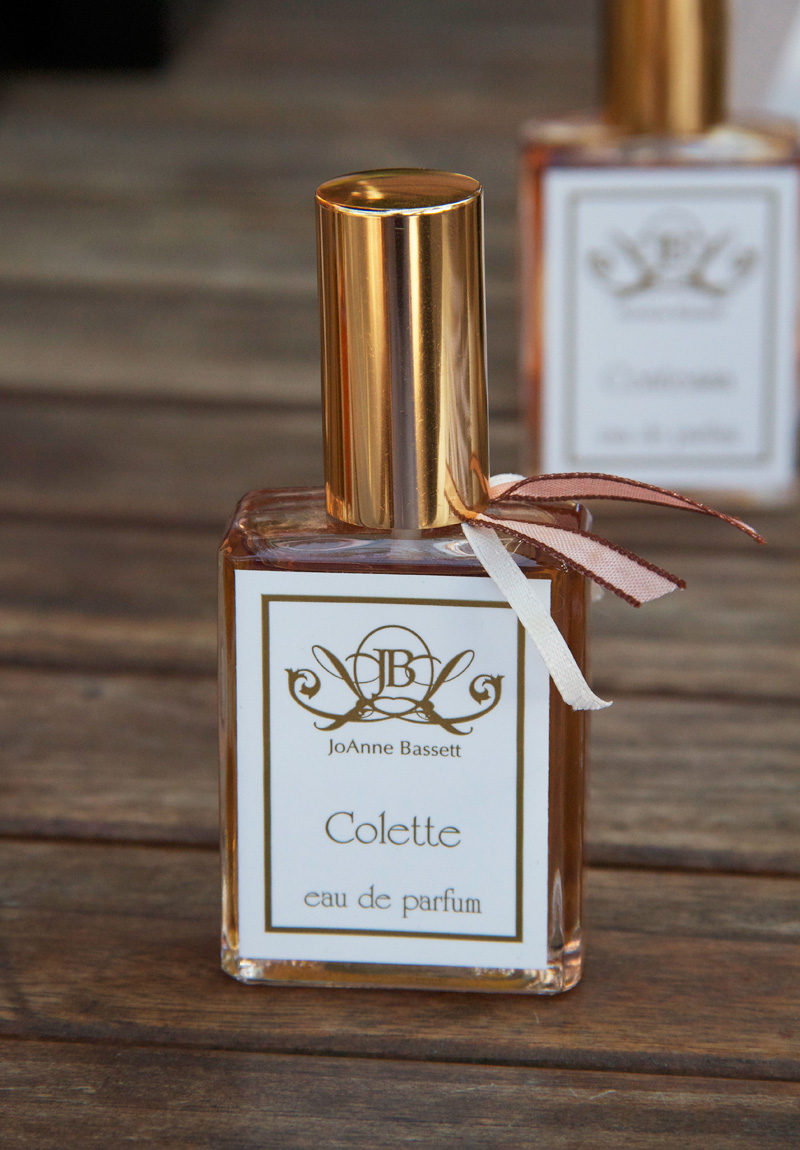 عطر ادکلن کولت جوآن بَسِت - Colette JoAnne Bassett - بررسی، قیمت و خرید