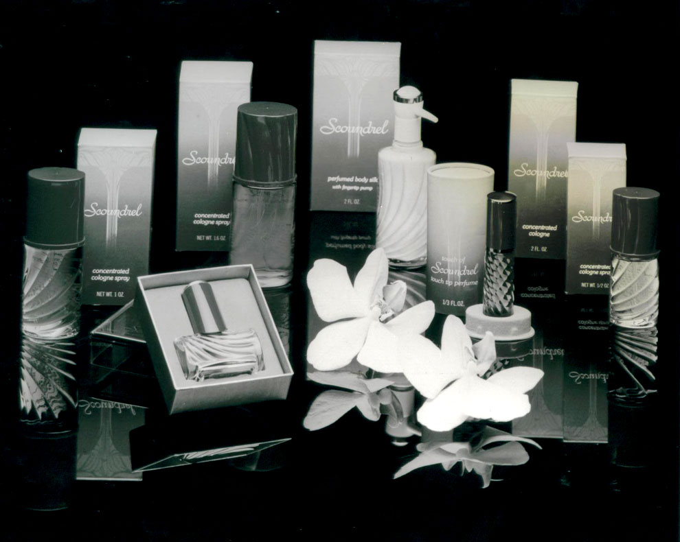 عطر ادکلن اسکاندریل رولون - Scoundrel Revlon - بررسی، قیمت و خرید