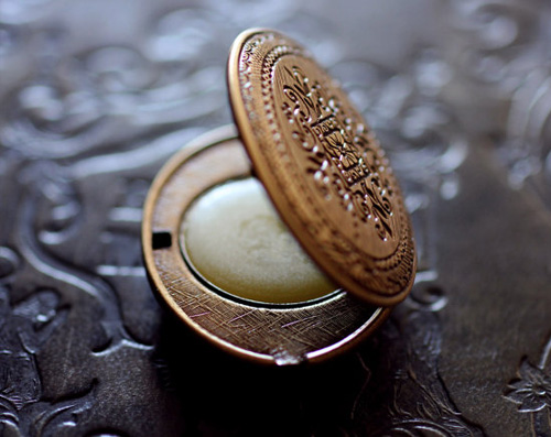 عطر ادکلن فیگور وان: نویر روکسانا ایلومینیتد پرفیوم - Figure 1: Noir Roxana Illuminated Perfume - بررسی، قیمت و خرید