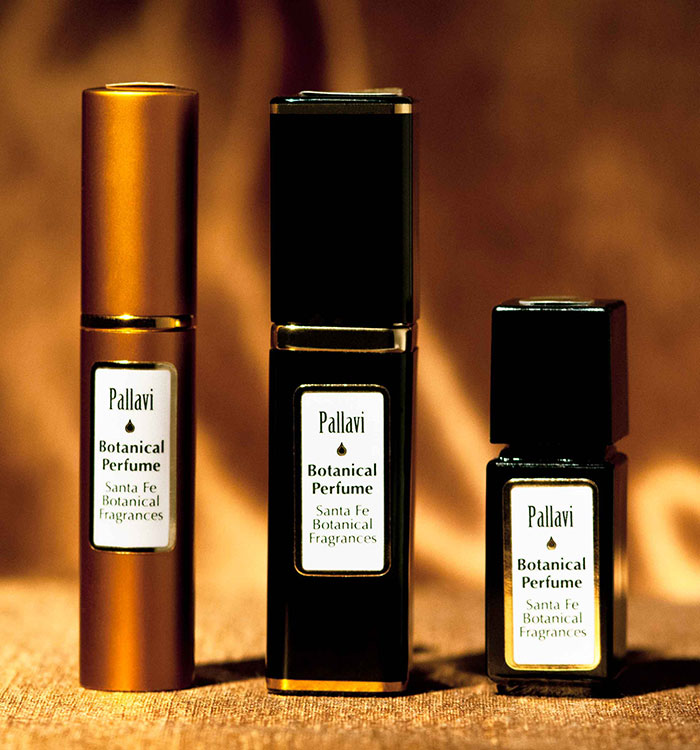 عطر ادکلن پلاوی سانتا فه بوتانیکال نچرال فراگرنس کالکشن - Pallavi Santa Fe Botanical Natural Fragrance Collection - بررسی، قیمت و خرید