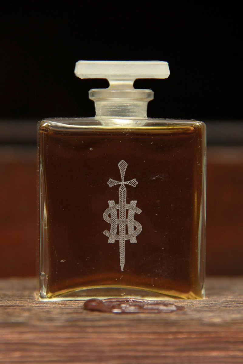 عطر ادکلن شصت و چهار شاک هولکس - 64 Sjaak Hullekes - بررسی، قیمت و خرید