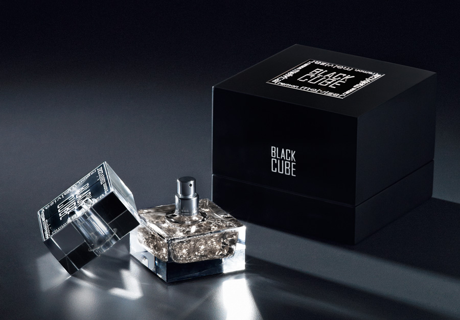 عطر ادکلن بِلَک کیوب رامون مولویزَر - Black Cube Ramon Molvizar - بررسی، قیمت و خرید