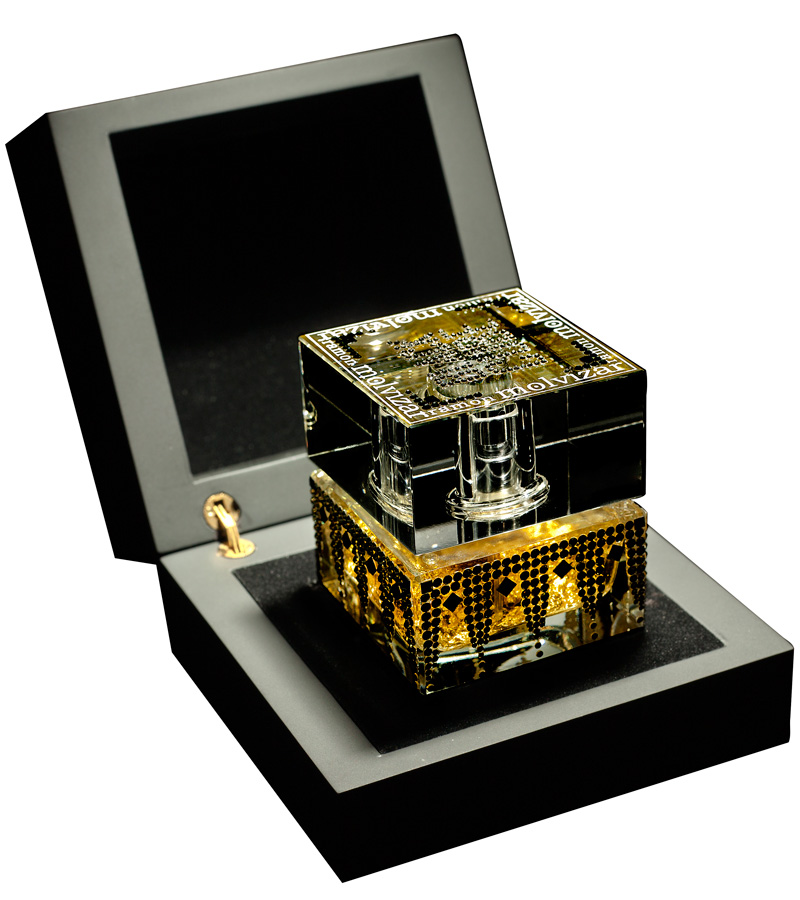 عطر ادکلن بِلَک کیوب رامون مولویزَر - Black Cube Ramon Molvizar - بررسی، قیمت و خرید