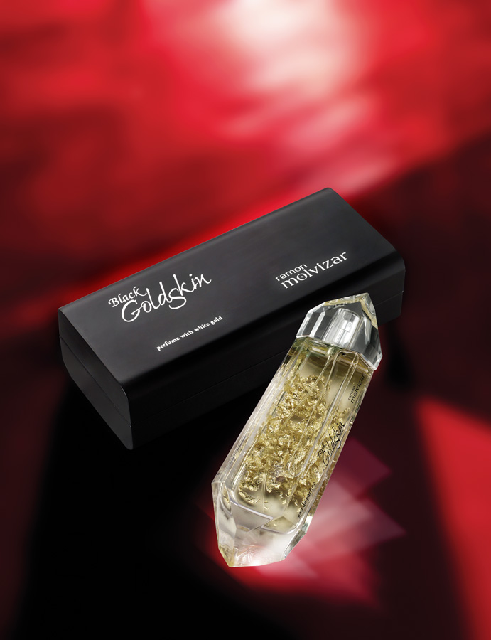 عطر ادکلن بلک گلدسکین رامون مولویزَر - Black Goldskin Ramon Molvizar - بررسی، قیمت و خرید