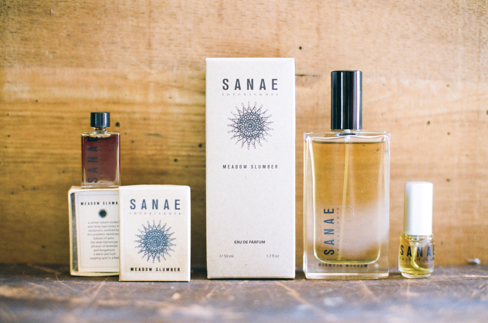 عطر ادکلن مدو اسلامبر سانائه اینتوکسیکنتس - Meadow Slumber Sanae Intoxicants - بررسی، قیمت و خرید