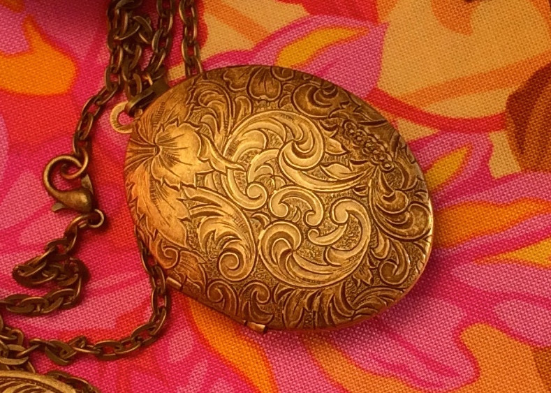 عطر ادکلن د مون اند د استارز ولوت اند سوییت پیس پرفیومری - The Moon & the Stars Velvet & Sweet Pea’s Purrfumery - بررسی، قیمت و خرید