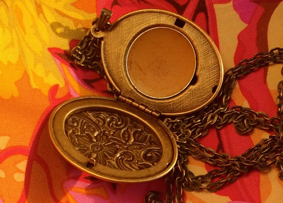 عطر ادکلن د مون اند د استارز ولوت اند سوییت پیس پرفیومری - The Moon & the Stars Velvet & Sweet Pea’s Purrfumery - بررسی، قیمت و خرید