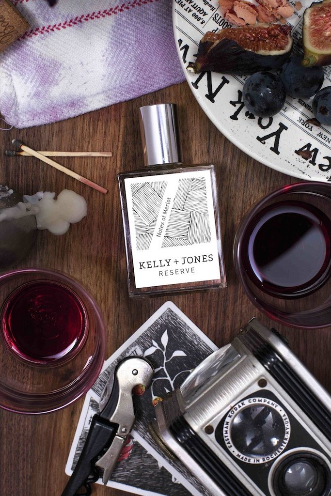 عطر ادکلن نوتس آو مرلو رزرو کِلی اند جونز - Notes of Merlot Reserve Kelly & Jones - بررسی، قیمت و خرید