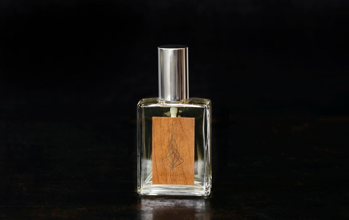 عطر ادکلن اپی فنی اسفوماتو - Epiphany Sfumato - بررسی، قیمت و خرید